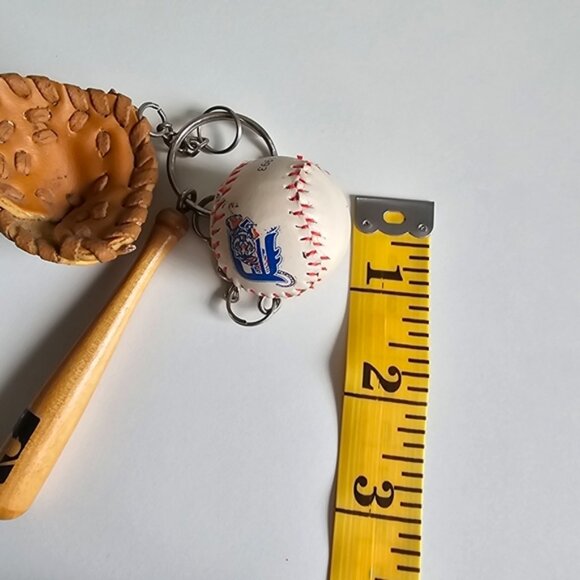 Baseball MLB 1993 Glove and Bat Keychain Set - Picture 12 of 13